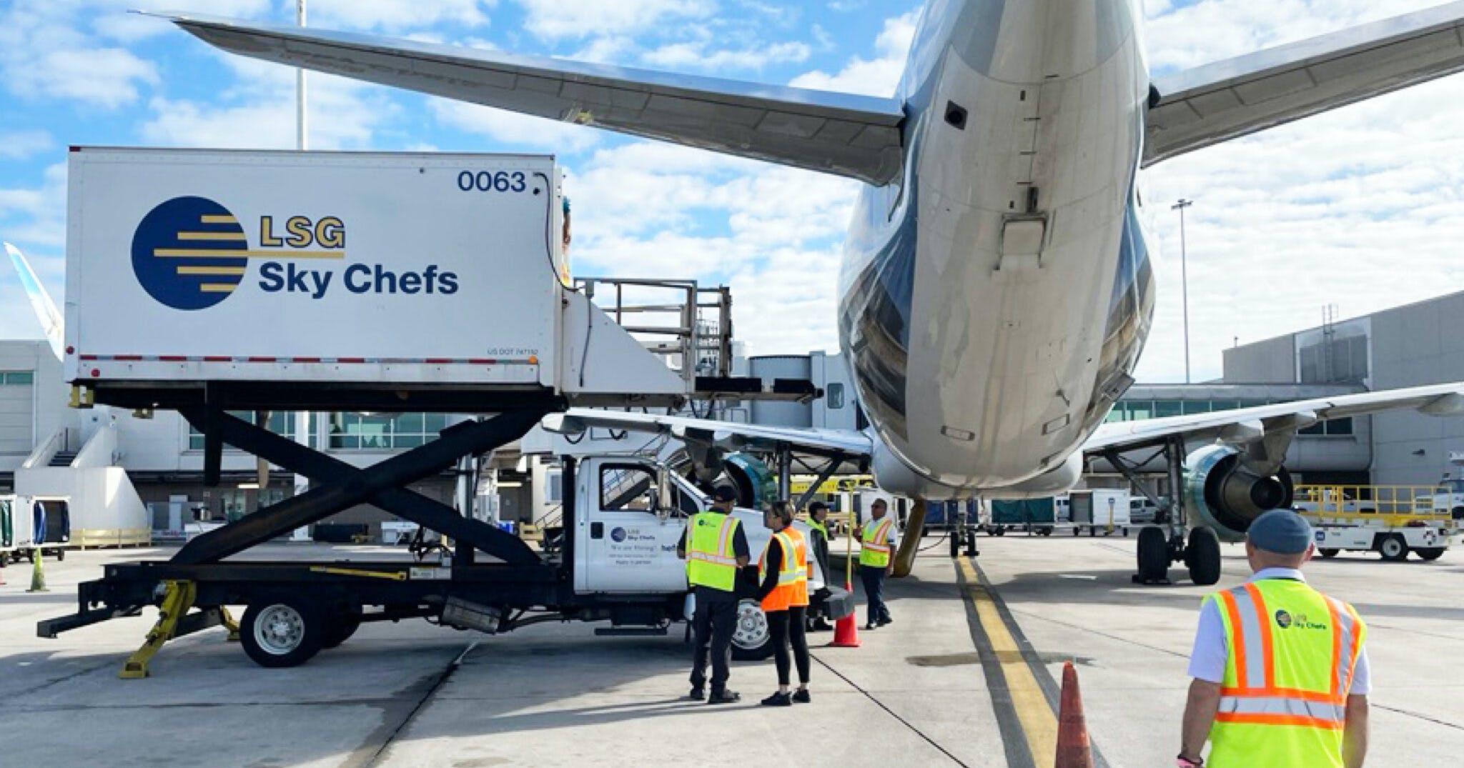 655cbb847d908f001ead15d0 Lsgskychefscateringtruck2048x1075