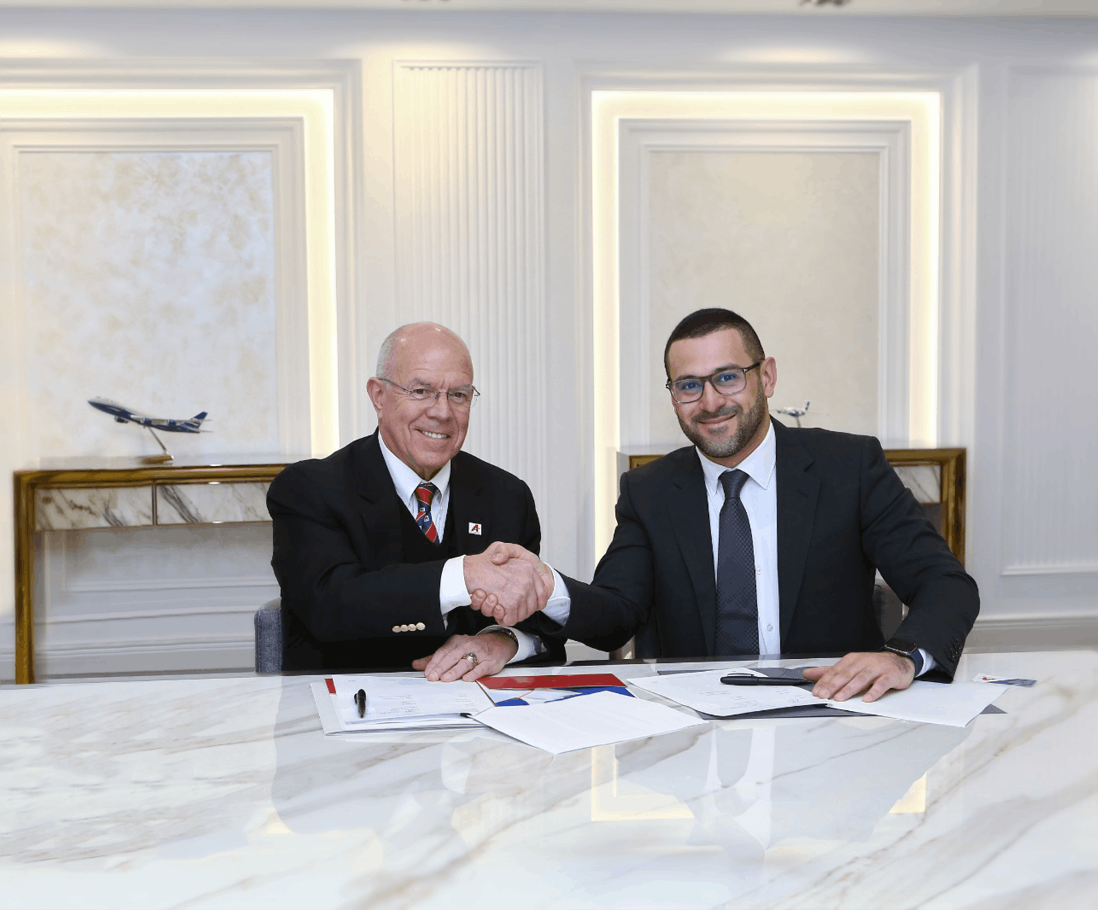 Steve Townes (left), president and CEO of ACL Airshop, and Vugar Mammadov, vice -president CIS and Central Asia of Silk Way West Airlines.