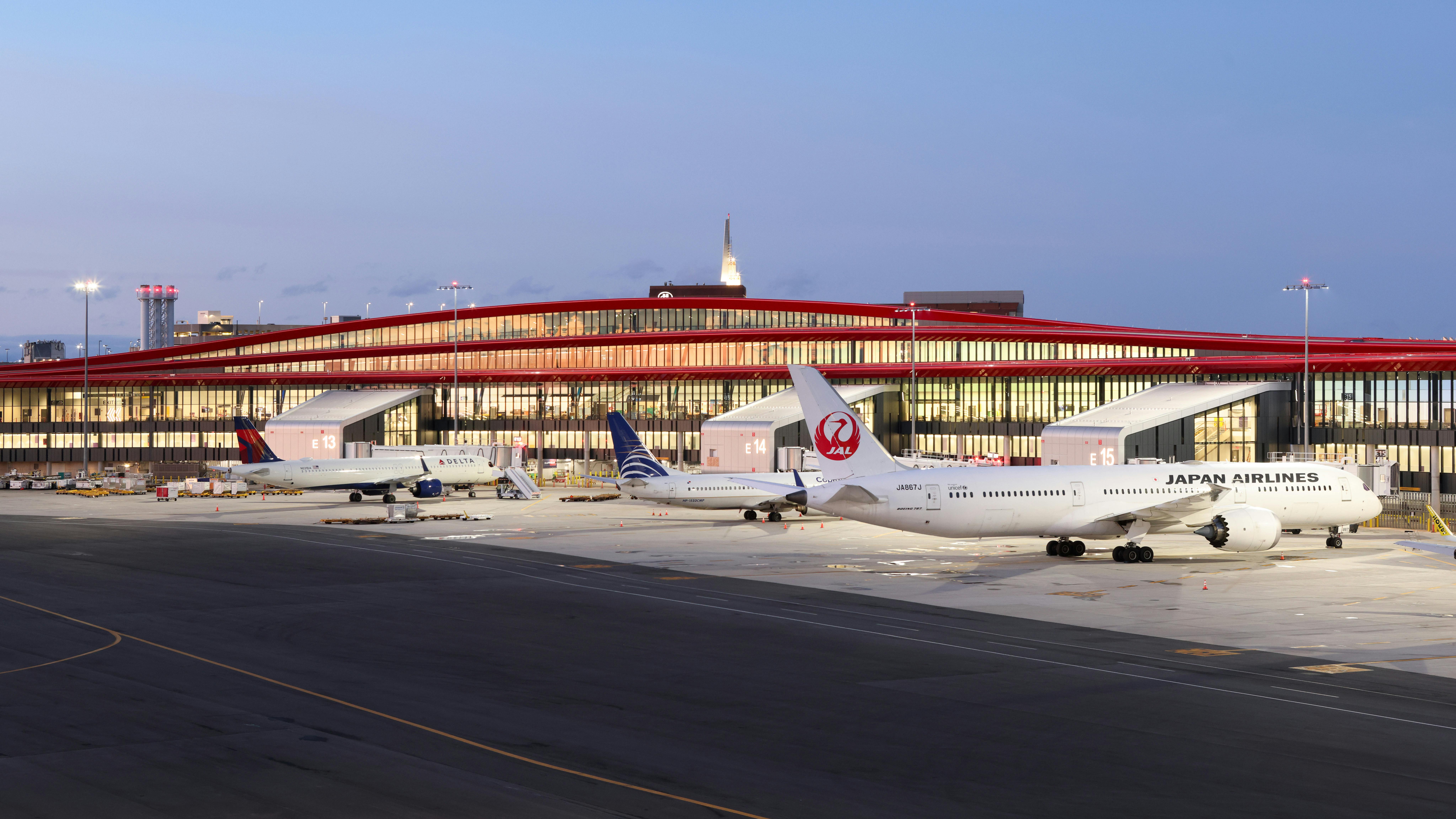 Boston Logan International Airport&rsquo;s Terminal E Modernization included 320,000 square feet of new terminal and 70,000 square feet of renovated space.