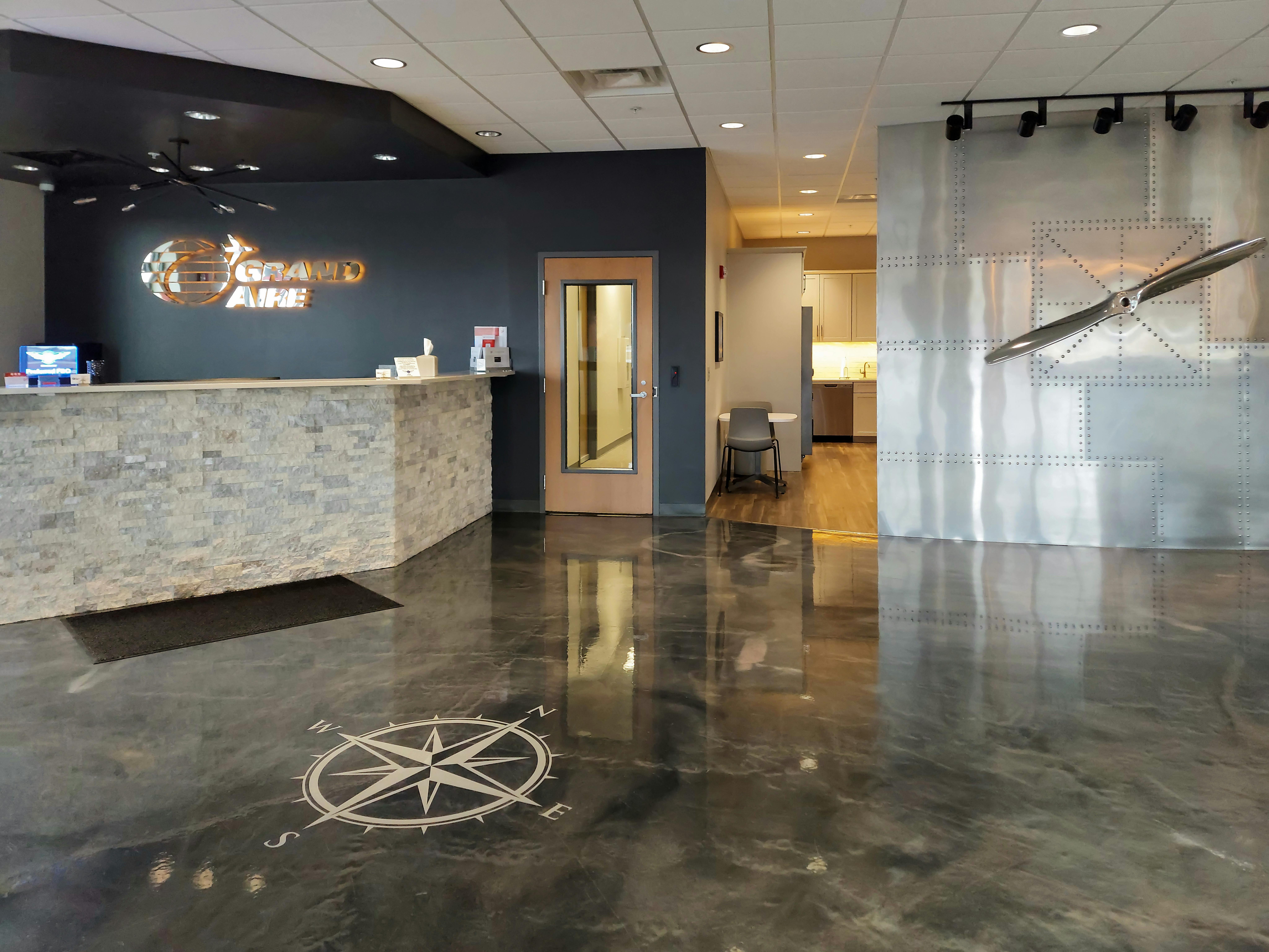 interior_photo_of_grande_aires_west_location_