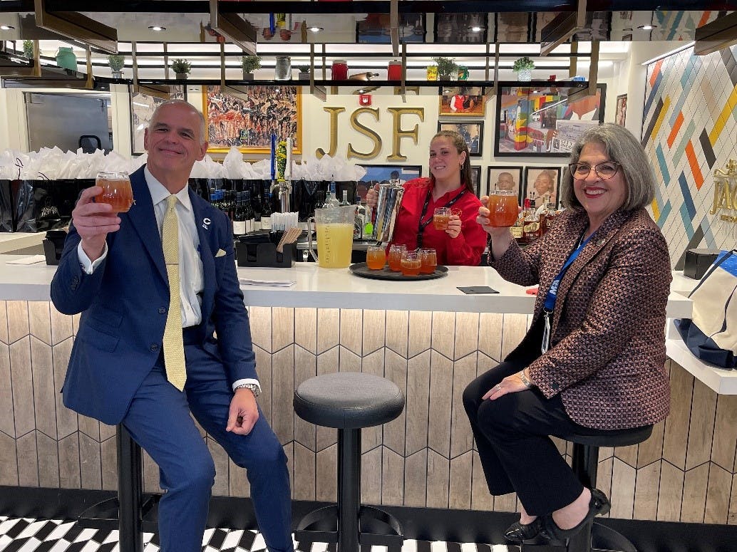 MIA Director and CEO Ralph Cuti&eacute; and Mayor Daniella Levine Cava enjoy Arnold Palmers at the Jackson Soul Food ribbon-cutting ceremony.