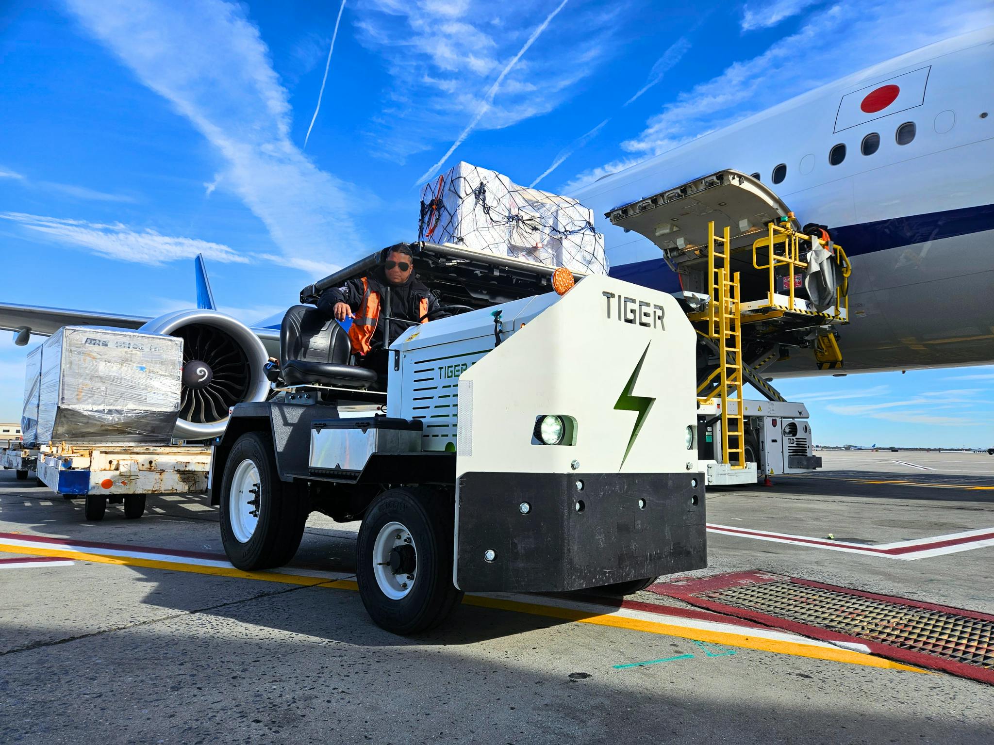 The Tiger Li-ion electric tow tractor design requires little to no specialized operator training and includes many common GSE parts.