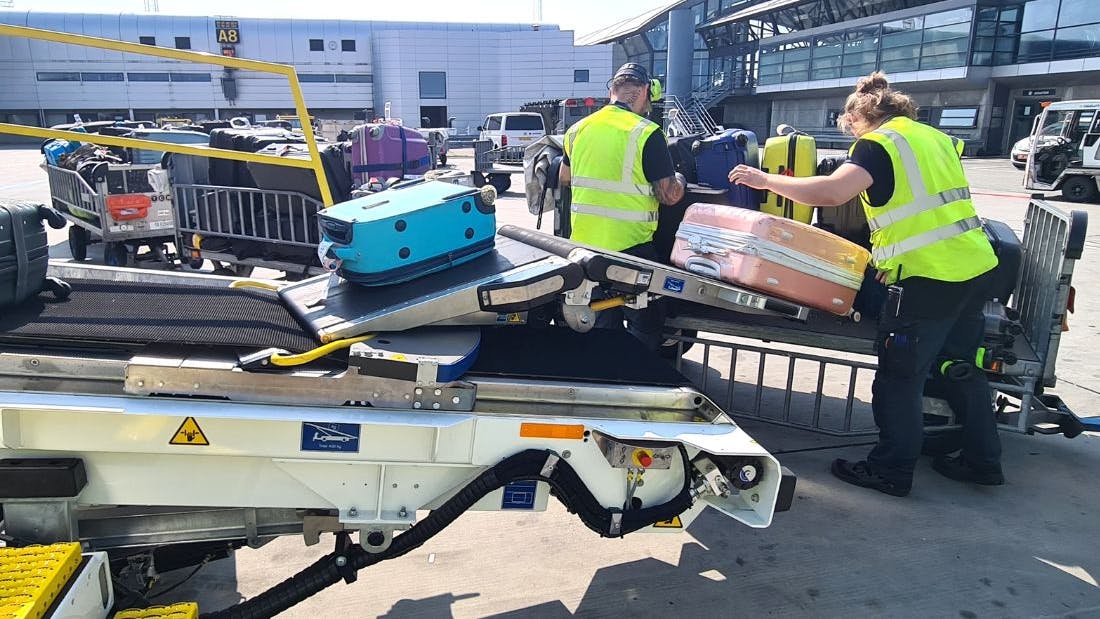 66ea6fe709e8ce960bdce39d Tail Loaderpower Stow