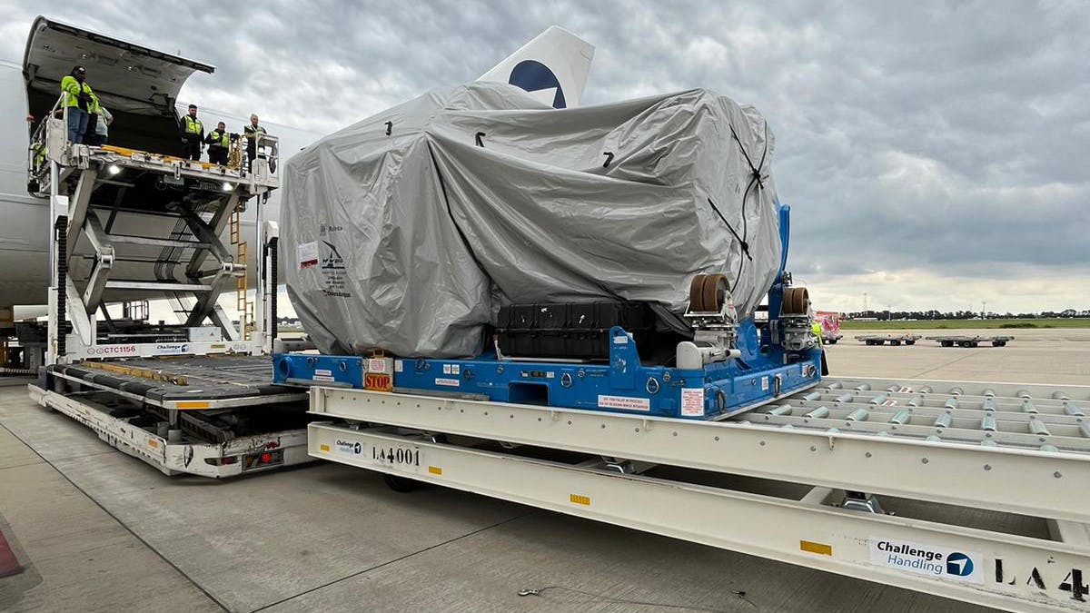 challenge_group_introduces_exclusive_engine_dolly_