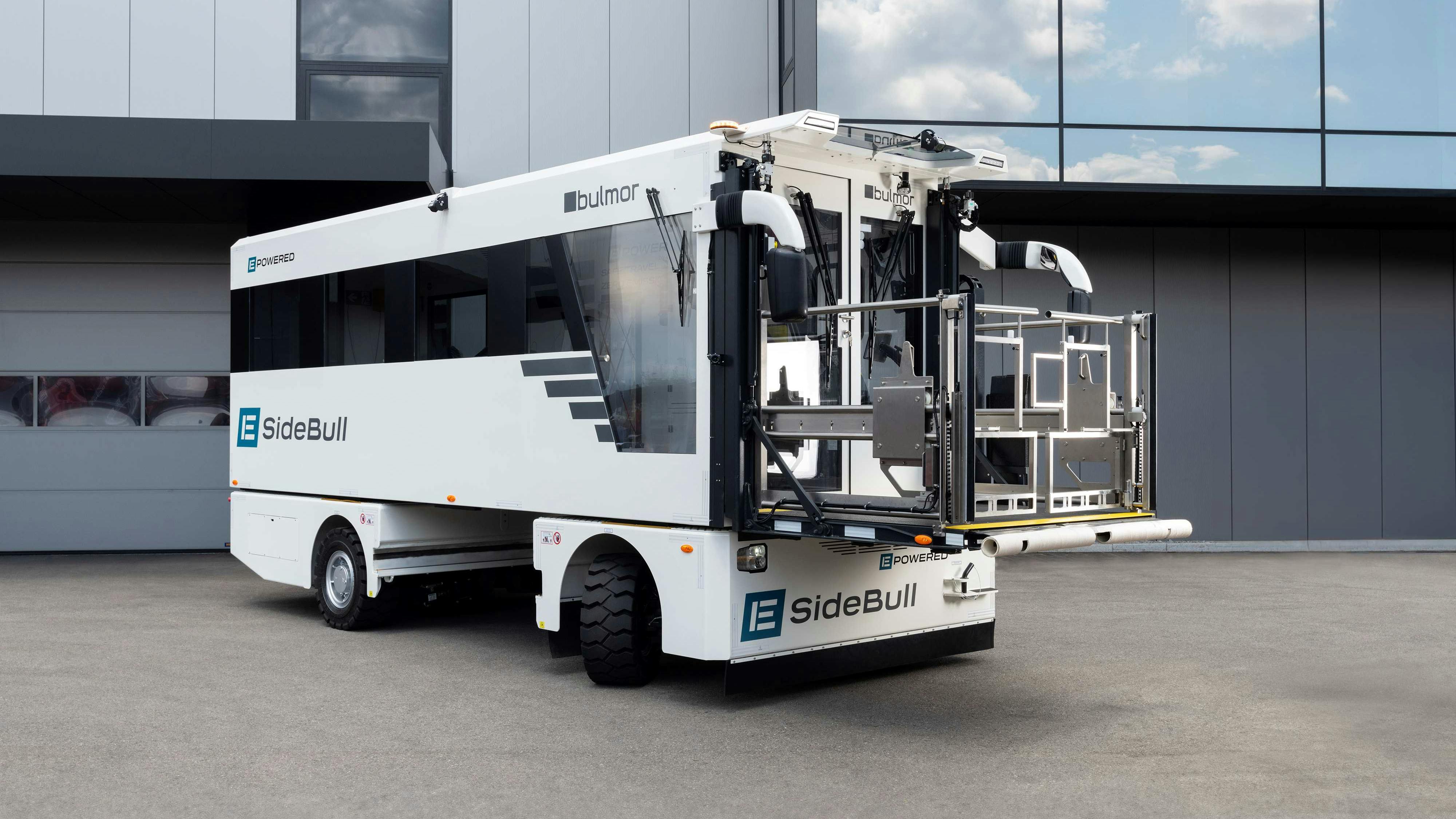 Bulmor launched the e-SideBull in 2020 after electrifying the smaller FrontBull unit in 2017.