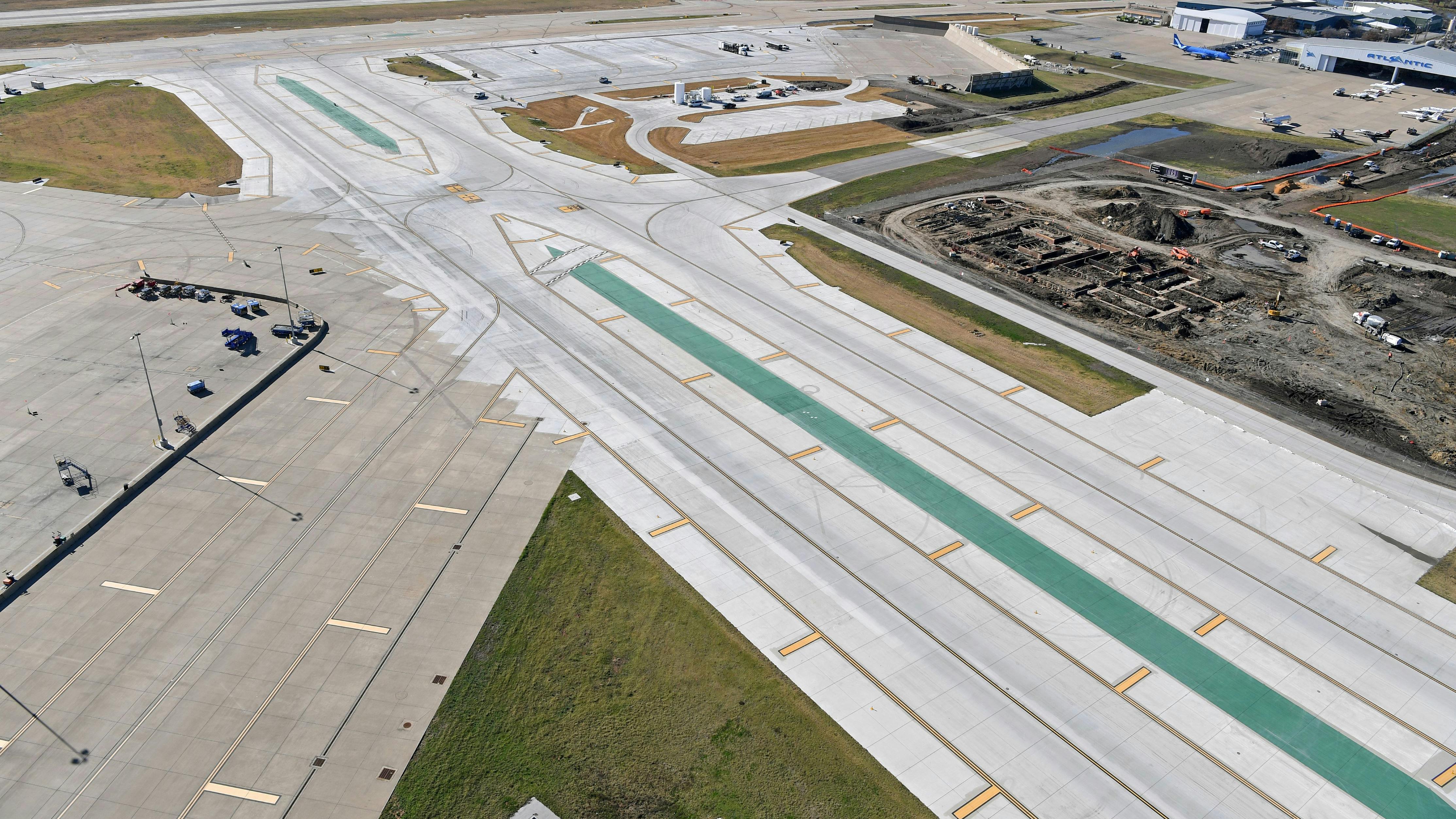 114777993193_garver_dal20crossfield20taxiway