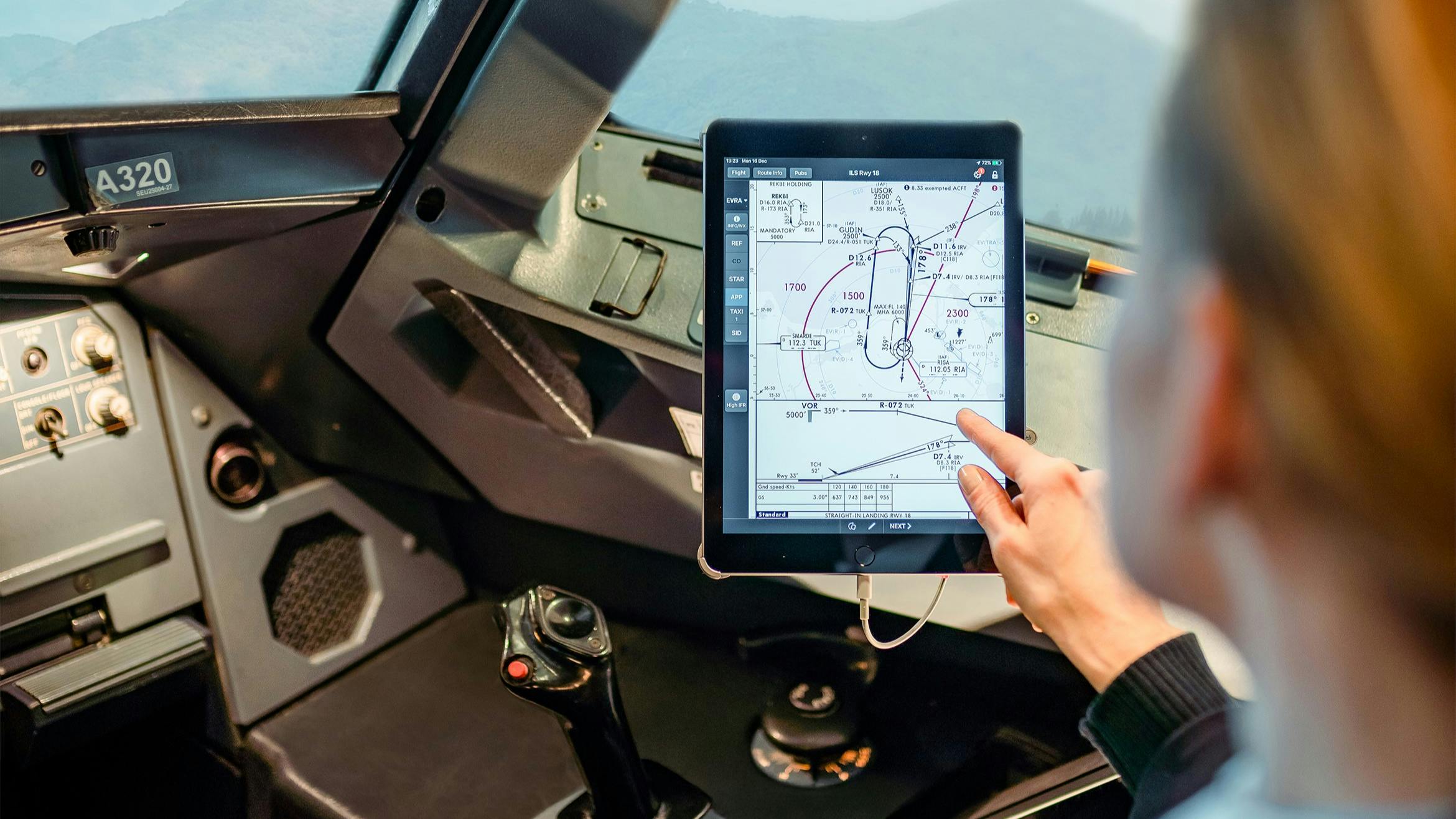 685014b9c76e6cd58cd19058 Smartlynxpaperlesscockpit