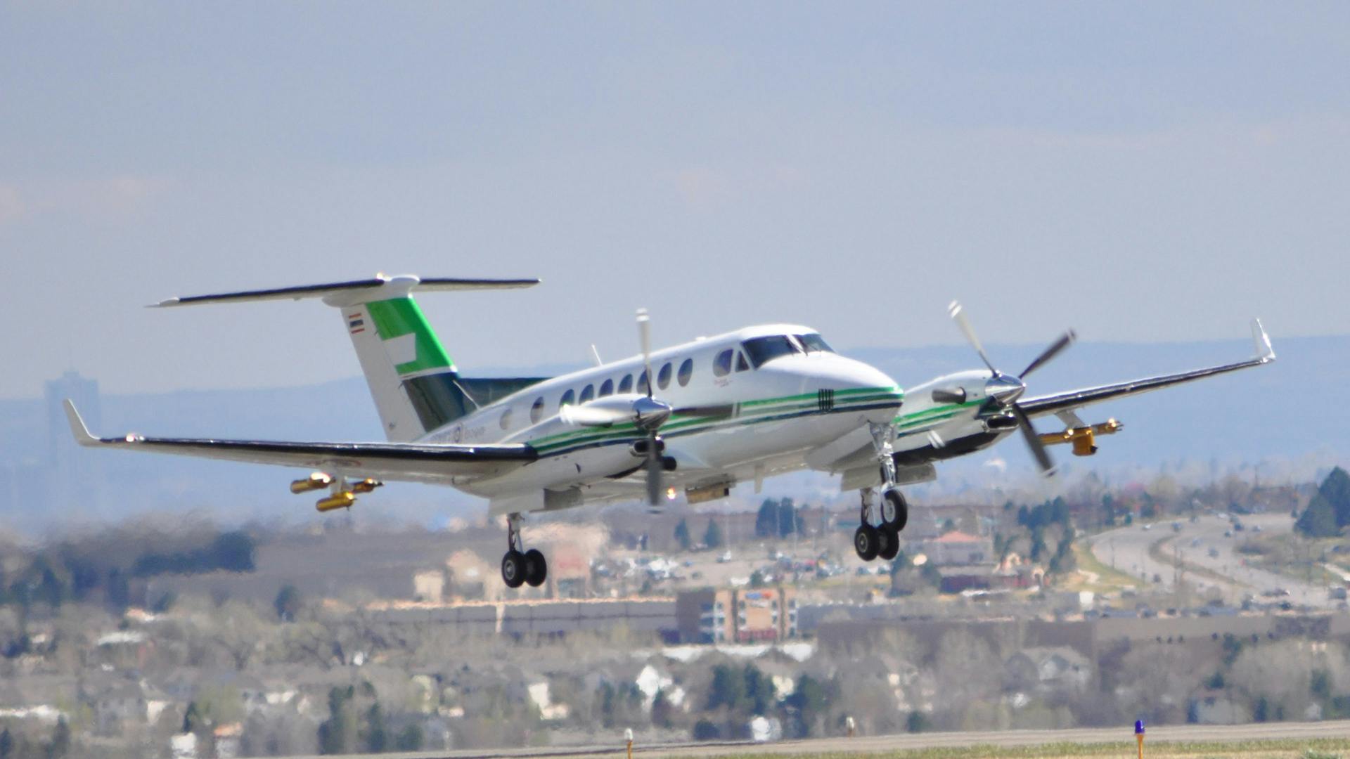 685e92f266e7a1c5e51d20fb Spec King Air Instruments