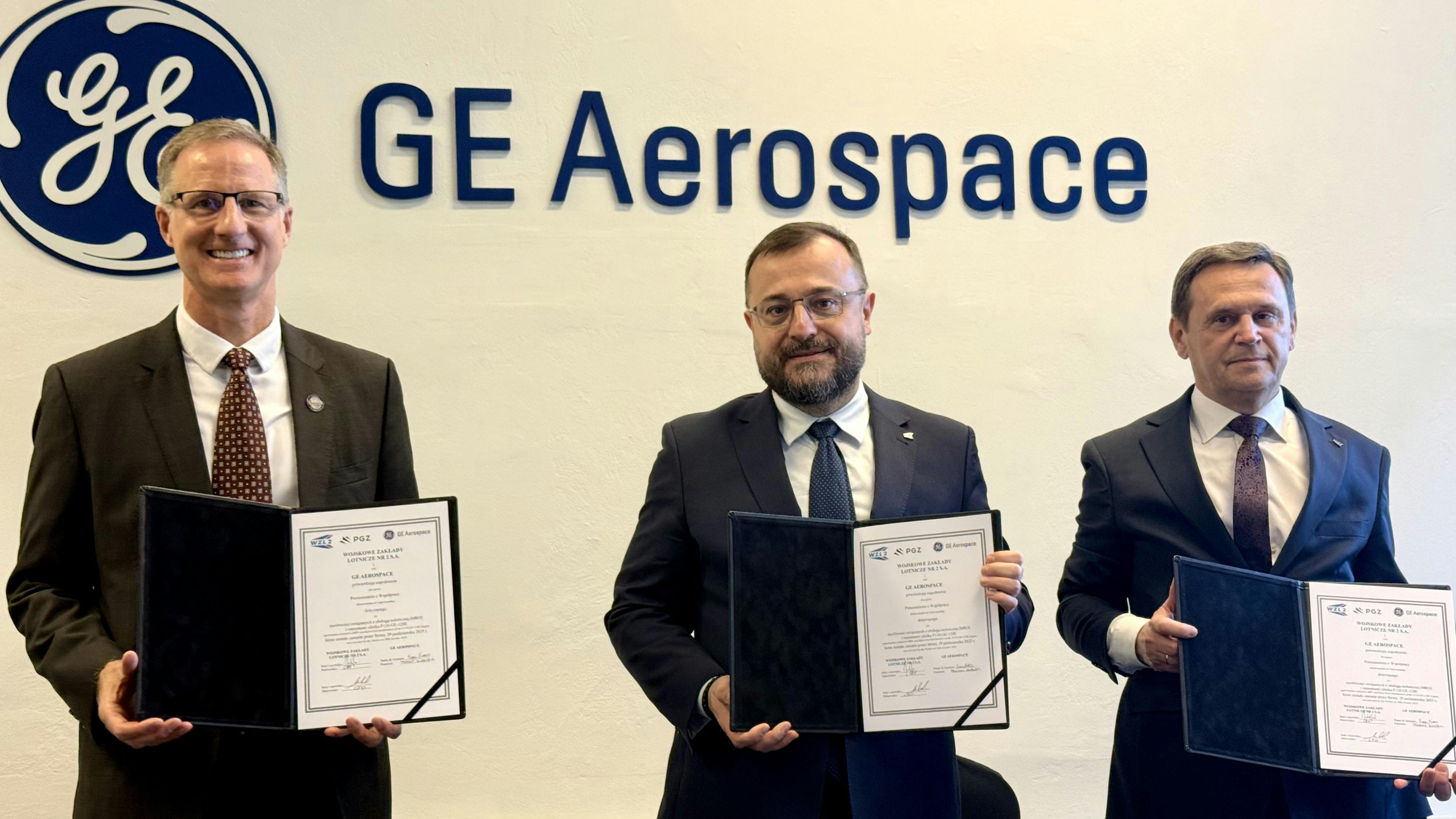 69036fdf3e0bd2536e48beb4 Ge Aerospace Signing 3
