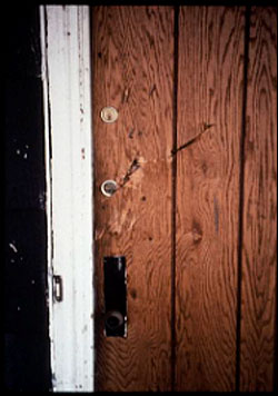 When we don't have the correct tools we can end up with 'fireman frustration marks' on the door.