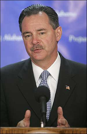 Acting FEMA Director David Paulison speaks at an April 21 media briefing in Alabama.