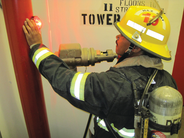 Bright flashing red lights placed in the attack stair by a Rapid Ascent Team indicate to the evacuees that they are in the danger area/incorrect stairwell.