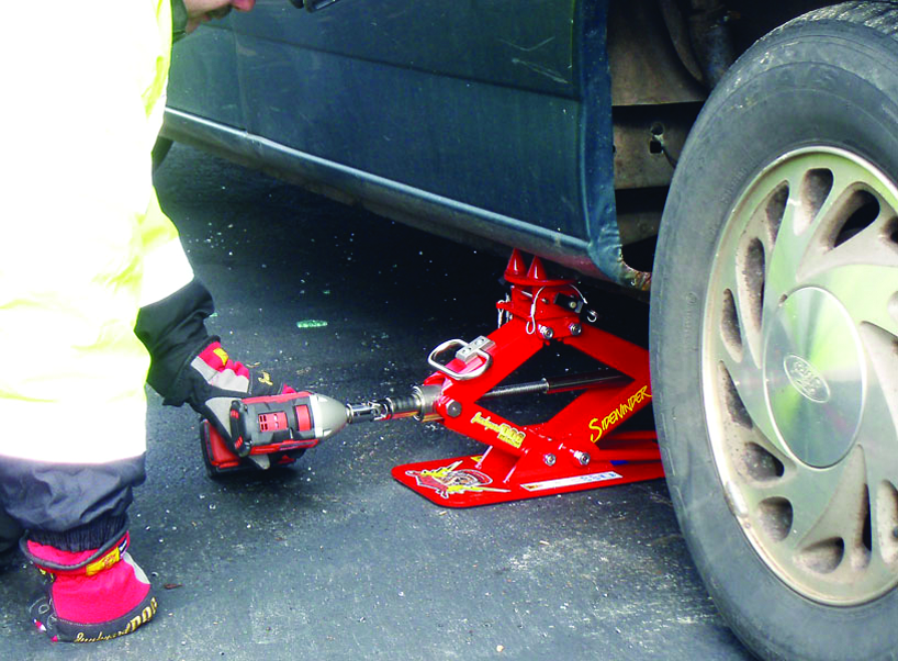 The SideWinder, which is used for vehicle stabilization and lifting, has changeable heads, carry handle, wide polymer-coated base, attachment clevis, roller-bearing drive train, unique rod-in-tube screw mechanism and safety pins allowing the head to pivot. A positive locking thread device, it is very effective and can be used in conjunction with the JYD Rescue Struts for optimal lifts. The SideWinder is third-party tested to hold more than 15,000 pounds and is rated for a maximum 7,500-pound working load limit.