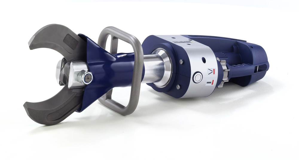 HURST JAWS OF LIFE has introduced the S 311E cutter, a sidekick to the bigger S 700E. The new cutter features a unique combination of brute cutting strength, large blade opening and low weight. Its sophisticated blade geometry means that it is fully optimized for vehicle extrication, providing more force at the right point. Rescuers can operate the tool using the power cord or switch over to battery mode for supreme portability.