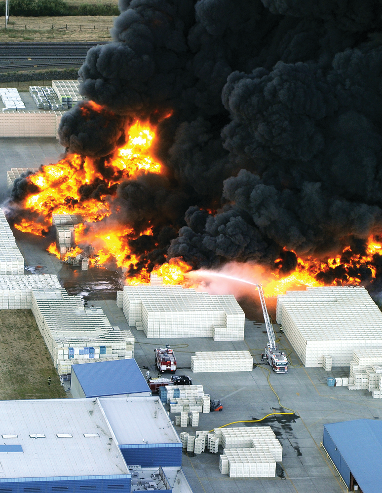 Otjca 112 Macroplasticsfire1ri 10455555