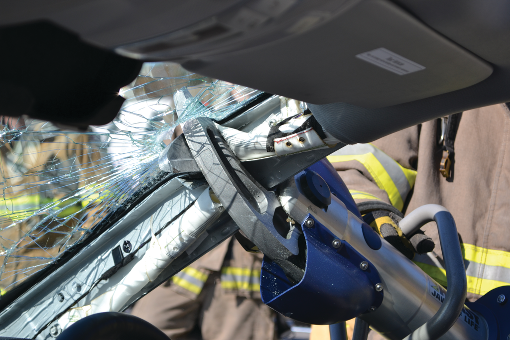 Being able to identify a safe roof pillar 'cut zone' as well as a 'no-cut zone' is important. In this case, the roof pillar has been severed even though a non-pressurized component of the undeployed roof airbag system is present. Learn to identify airbag components so you know what is safe to cut into and what isn't.