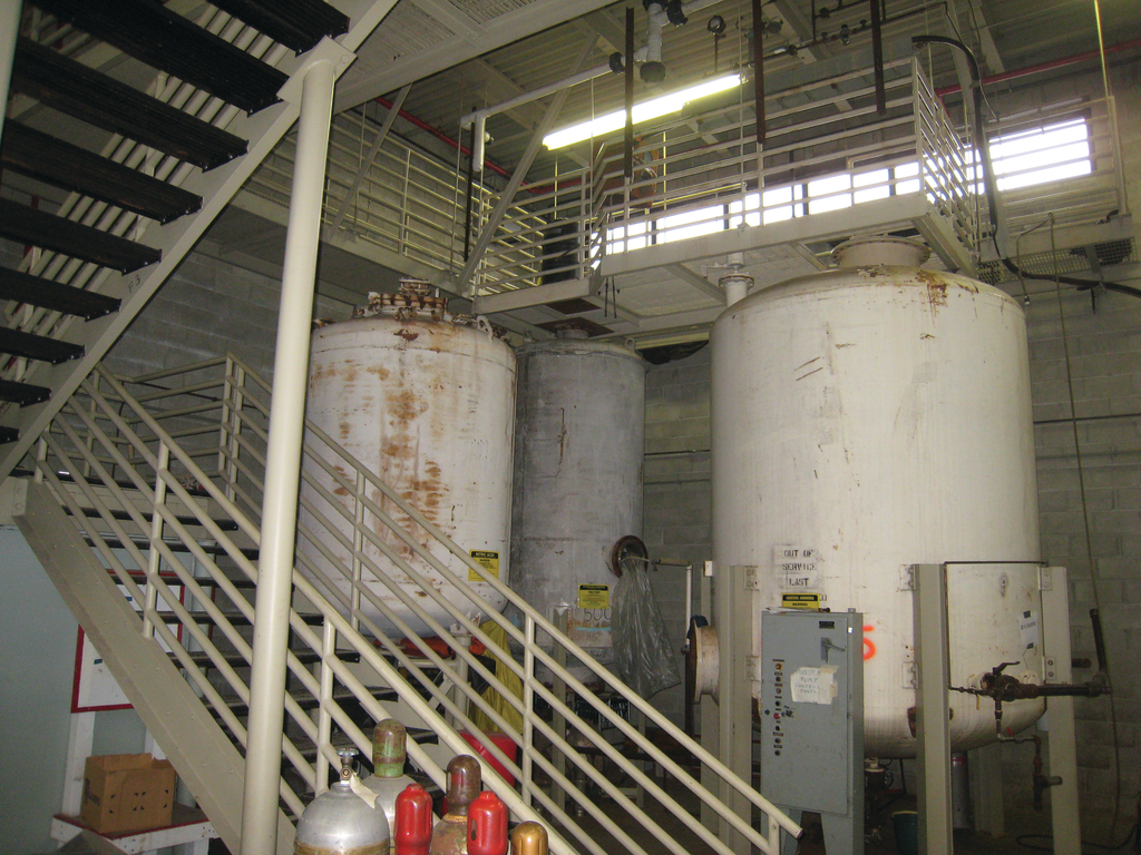 Photo 1. Some positive anchor characteristics include massive structural steel and large objects made of similar materials.