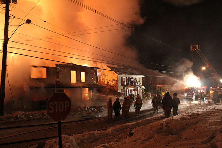 Emelton Fire 4l 54db6fa1c81eb