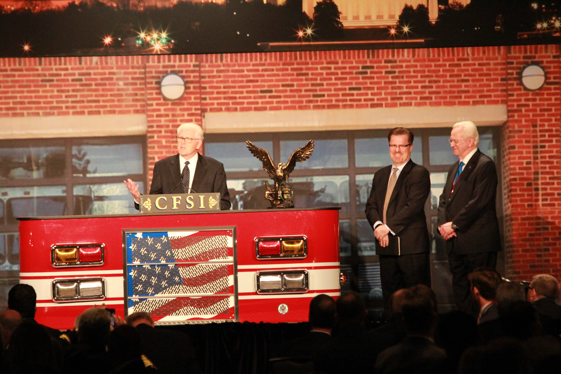 Dr. Denis Onieal addresses the CFSI crowd after receiving the Mason Lankford award for leadership.