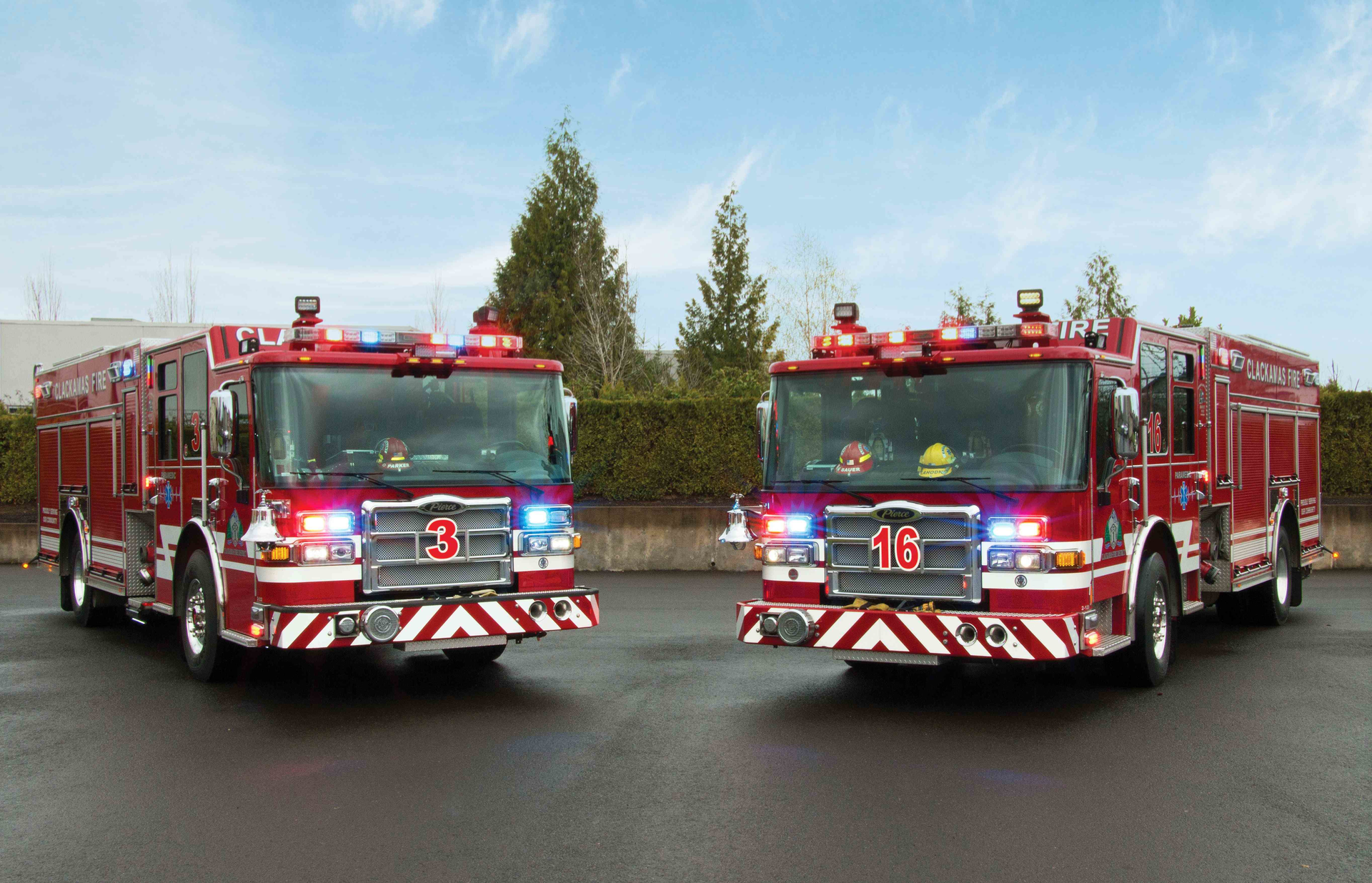 Pierce Manufacturing announced an order for six Dash CF custom pumpers, two Pierce Arrow XT aerial tillers, three Pierce tankers, two Pierce Type 3 wildland apparatus, one Pierce Arrow XT heavy-duty rescue, and one Pierce air-light heavy-duty rescue from Clackamas County, OR.