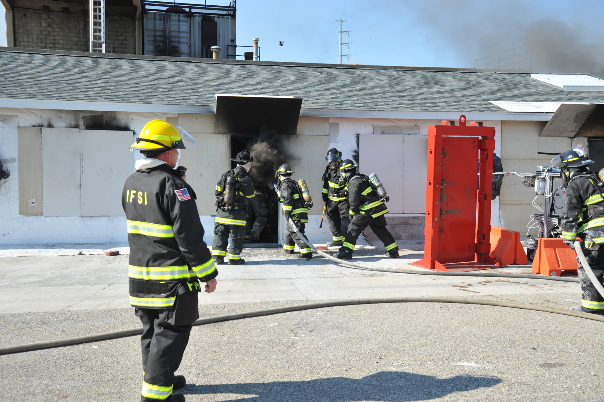 As part of the research, firefighters extinguished fires using either an interior focused attack in which they entered the front door and advanced the line to the fire in the bedrooms, or a transitional attack (initial knock down from the window before entering the front door).
