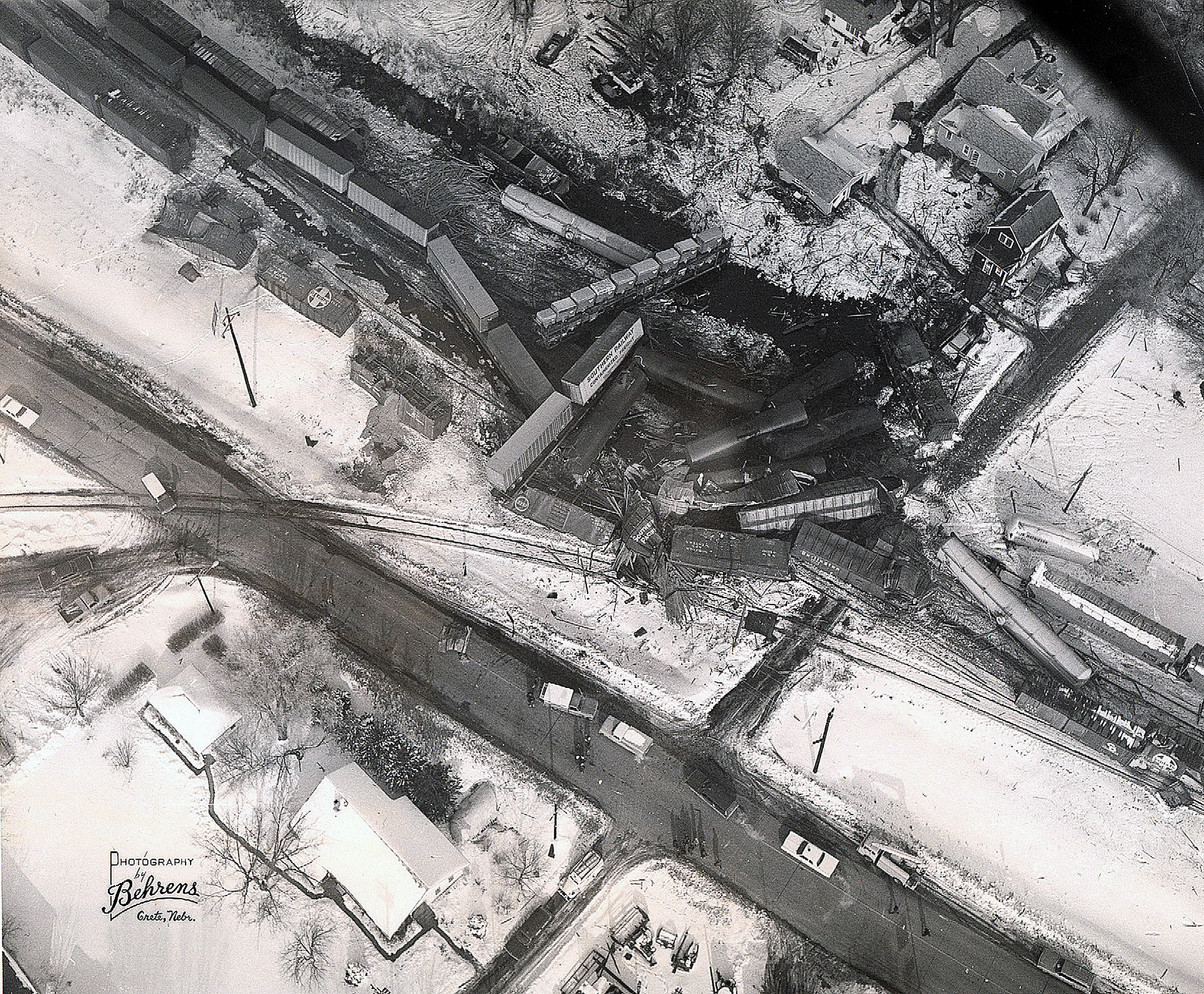 Center of the derailment site, showing locations of railcars in proximity to dwellings where casualties and survivors were located.