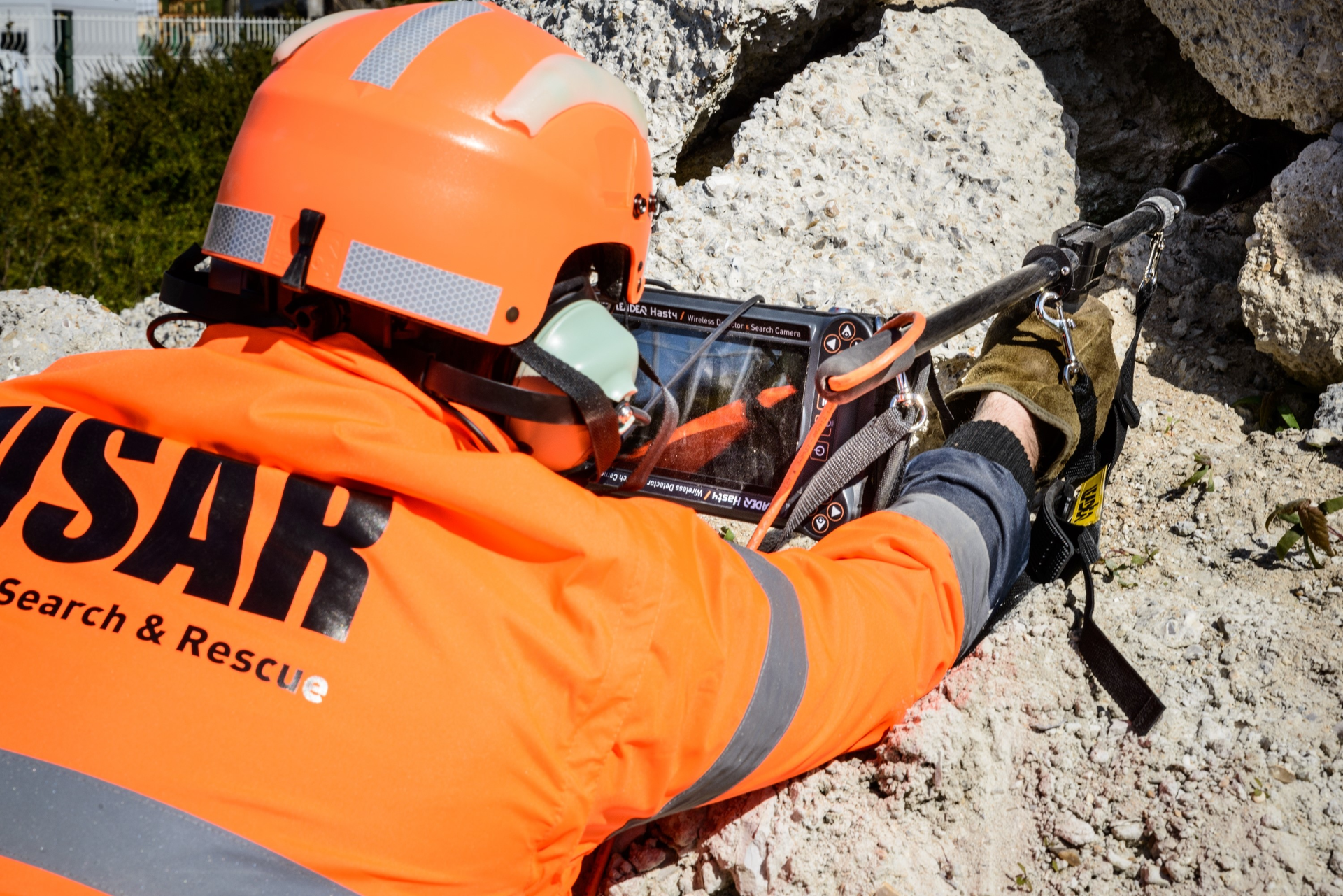 Leader 59b5ef28d9786