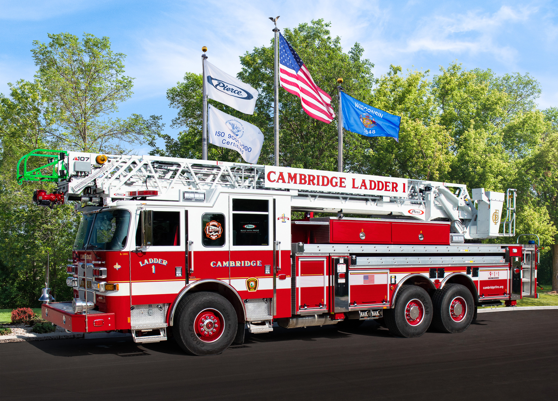 Pierce Manufacturing has delivered a Pierce Ascendant&circledR; 107&rsquo;Heavy-Duty Aerial Ladder to the City of Cambridge, Massachusetts Fire Department. The new apparatus is an innovatively designed, lighter apparatus equipped with a tandem axle chassis and TAK-4 T3 technologies.