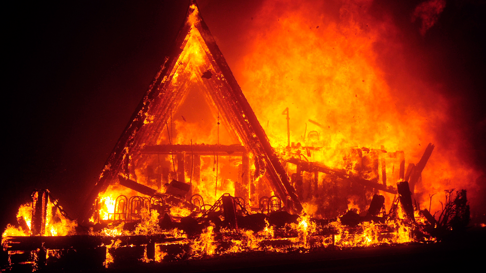 The Camp fire rages through the town of Paradise, CA, in Butte County on Nov.8.