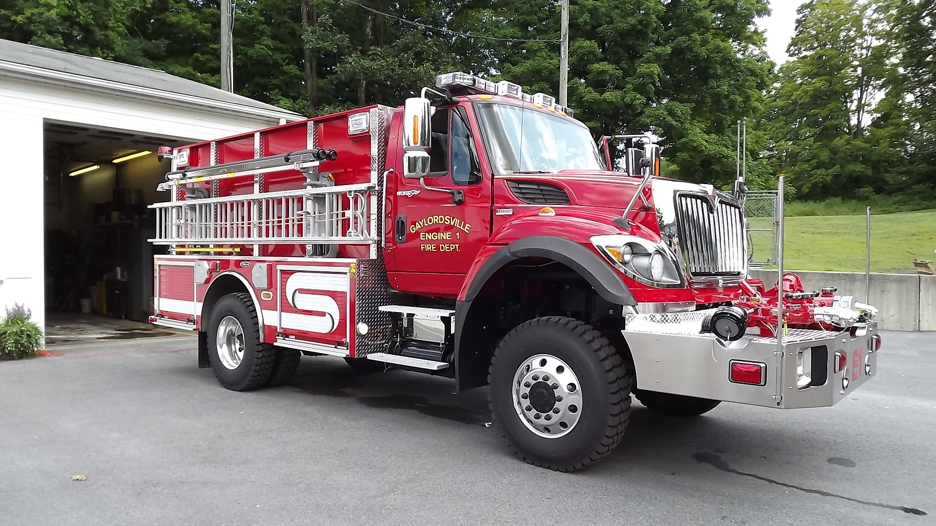 W.S Darley & Co. is the only pump manufacturer in the United States that continues to offer front-mount pumps. Darley says it is a popular option with rural fire departments as it is well suited for drafting from static water supplies.