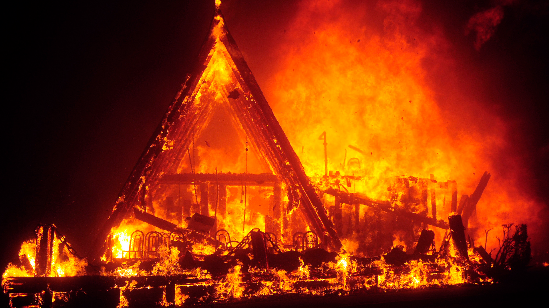 The Camp fire rages through the town of Paradise, CA, in Butte County on Nov.8.