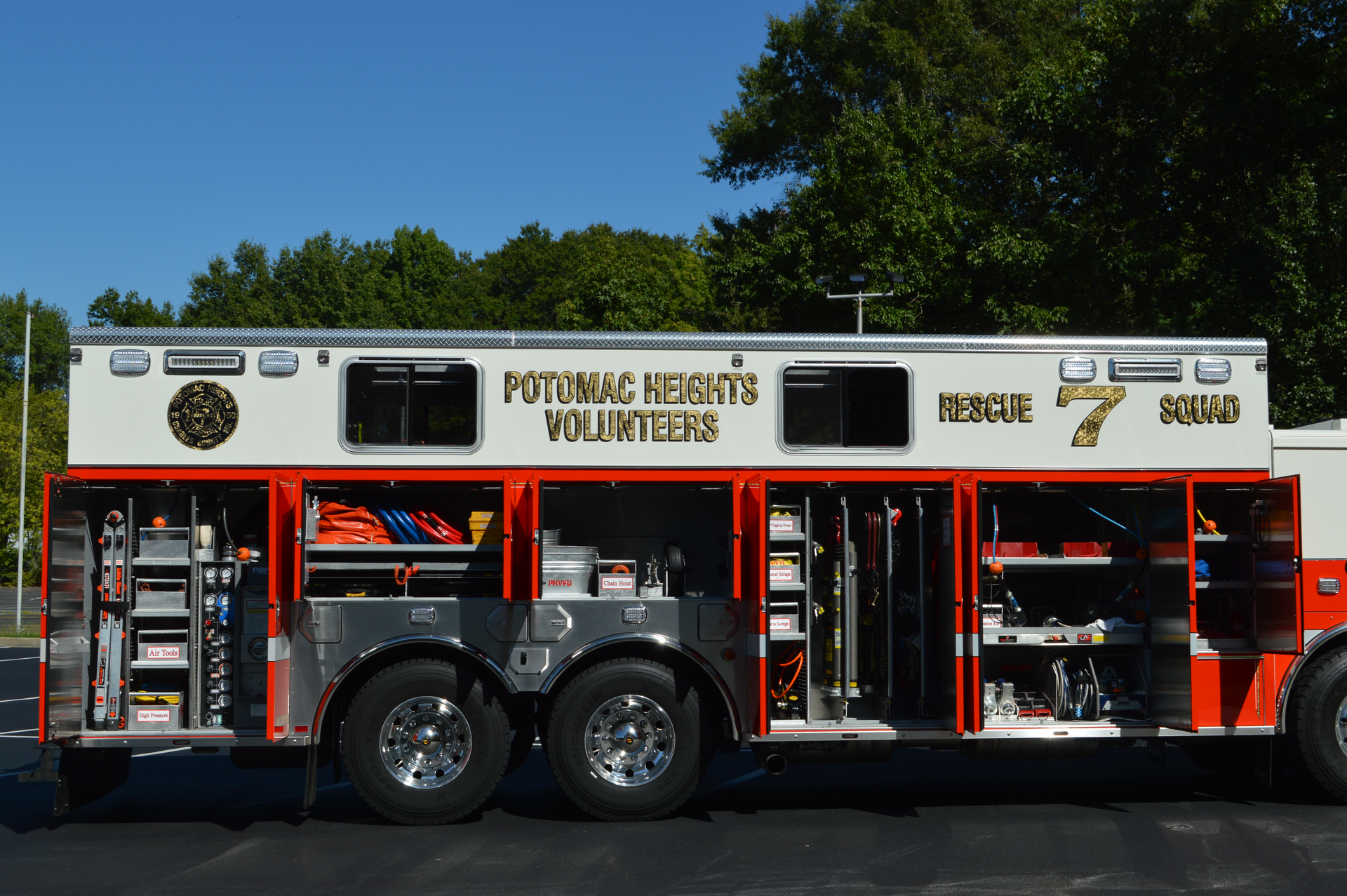 This Seagrave tandem-axle rescue from Potomac Heights, MD, is outfitted with a well-designed tool and equipment layout including rescue and fireground support gear. Photos by Tom W. Shand
