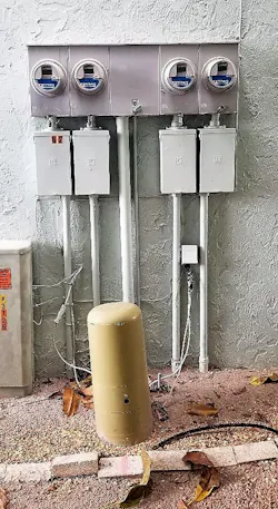 The “U” in CLUES reminds you to control the utilities (electricity, natural gas and propane) during your walk-around. Where are the utilities located? Do you see electric lines down? Is there a propane tank on the same wall that the fire is located? The “U” in CLUES reminds you to control the utilities (electricity, natural gas and propane) during your walk-around. Where are the utilities located? Do you see electric lines down? Is there a propane tank on the same wall that the fire is located?