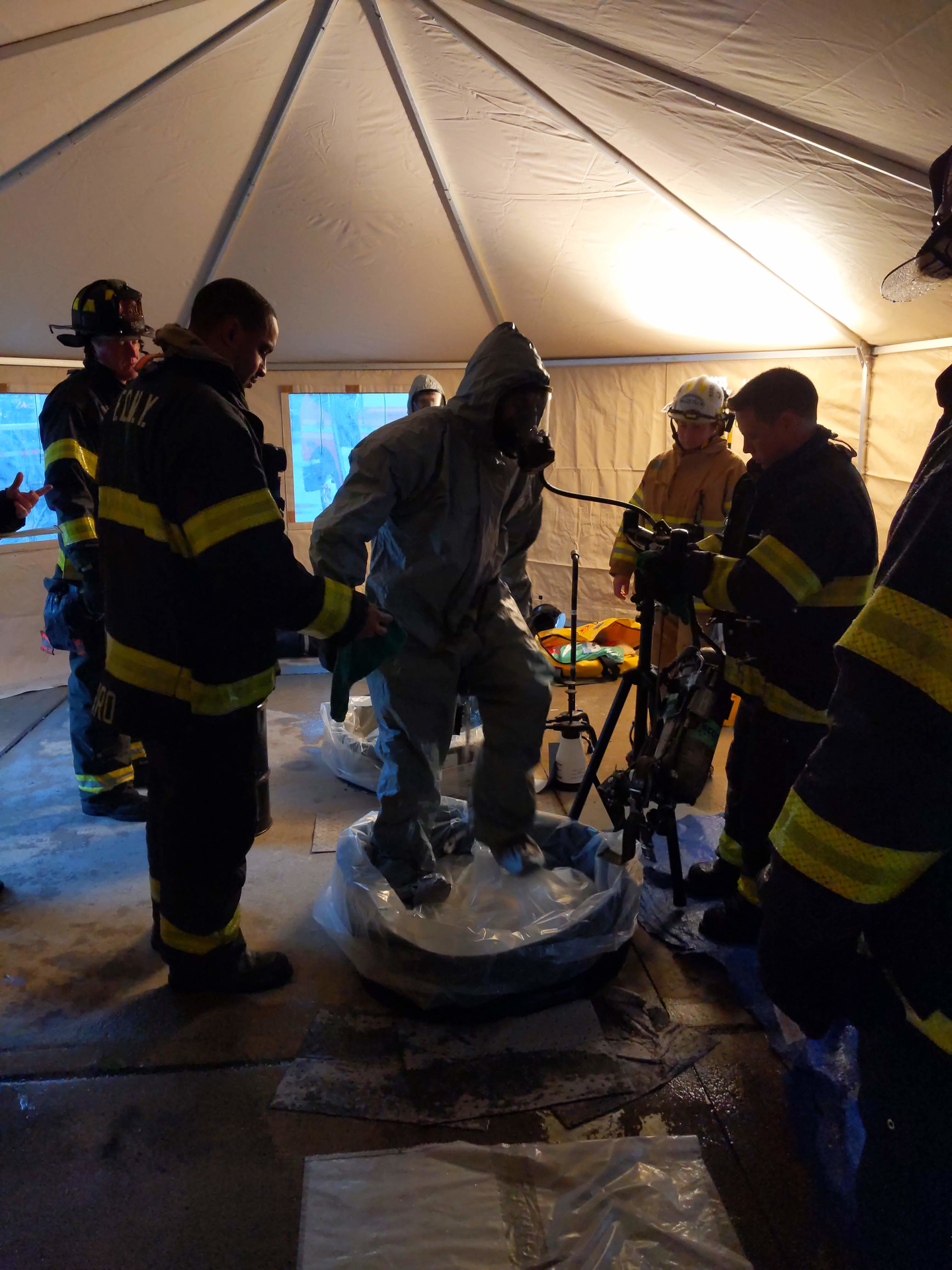 Dry decon&rsquo;s minimal amount of water makes it ideal for decontamination in cold weather and on upper floors of high-rise incidents.