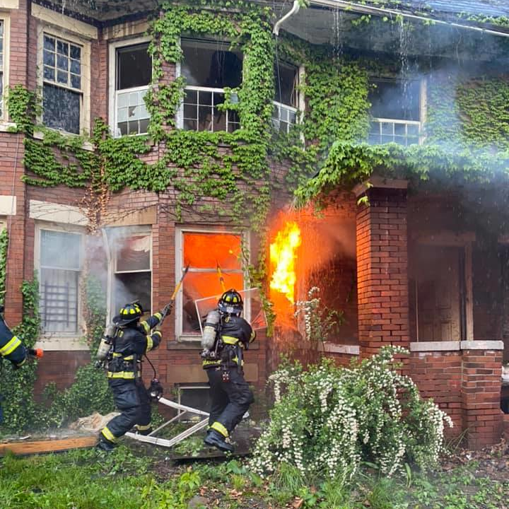 East Cleveland Fire 1 5ecbcb51aede2