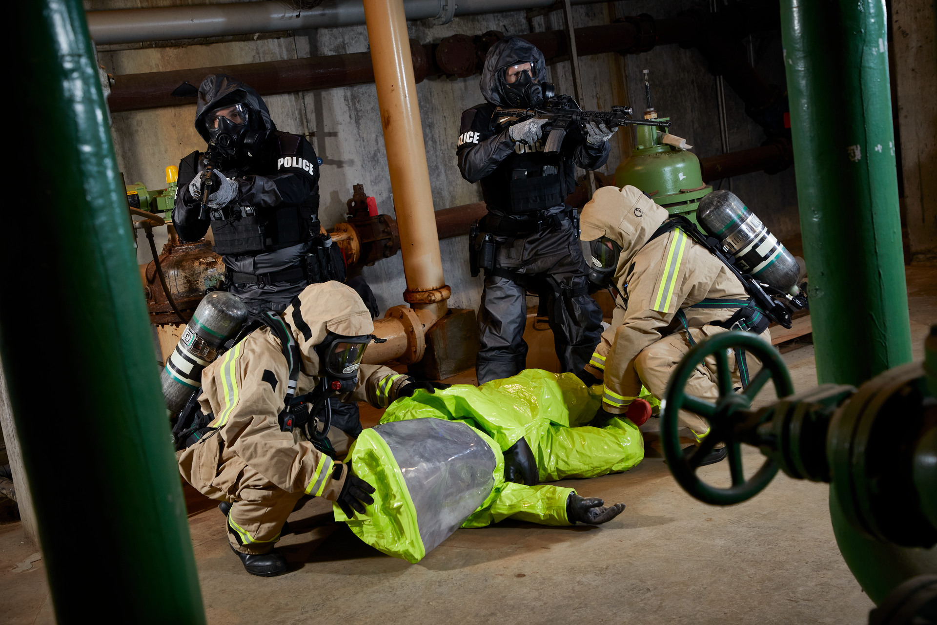 The MT94 is worn by FDNY's hazmat rapid-intervention team (HM R.I.T.) to respond to injured members of a mitigation team. The MT94 replaced the NFPA 1991 (Level A) for life-safety operations that require vapor-protective clothing for all units in the Hazmat Response Group.