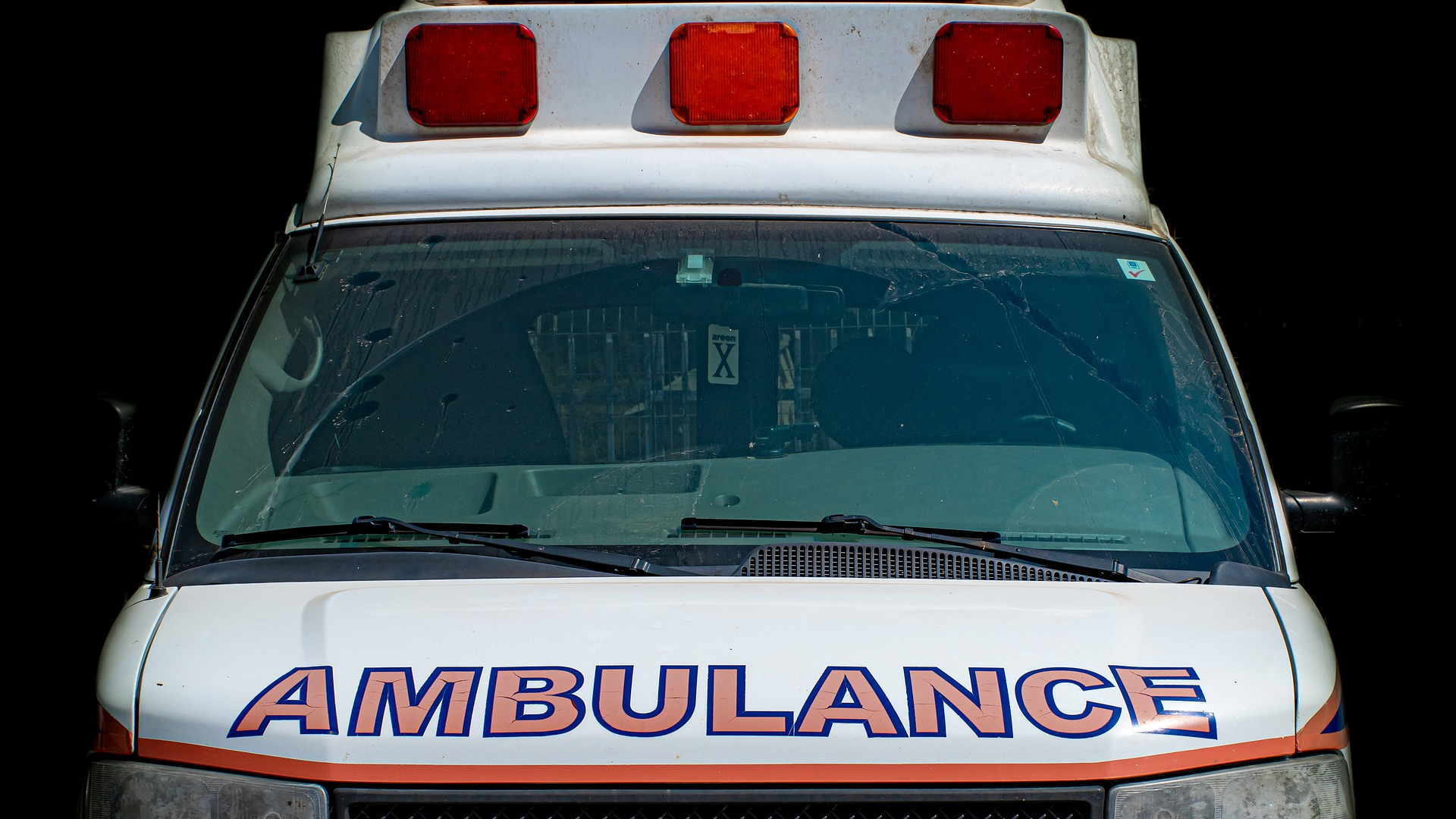 Ambulance Front Pby 5f3ae8973f386