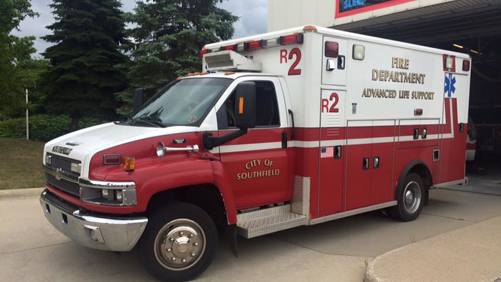 Southfield Fire Dept Ambulance 5f53a195411ec