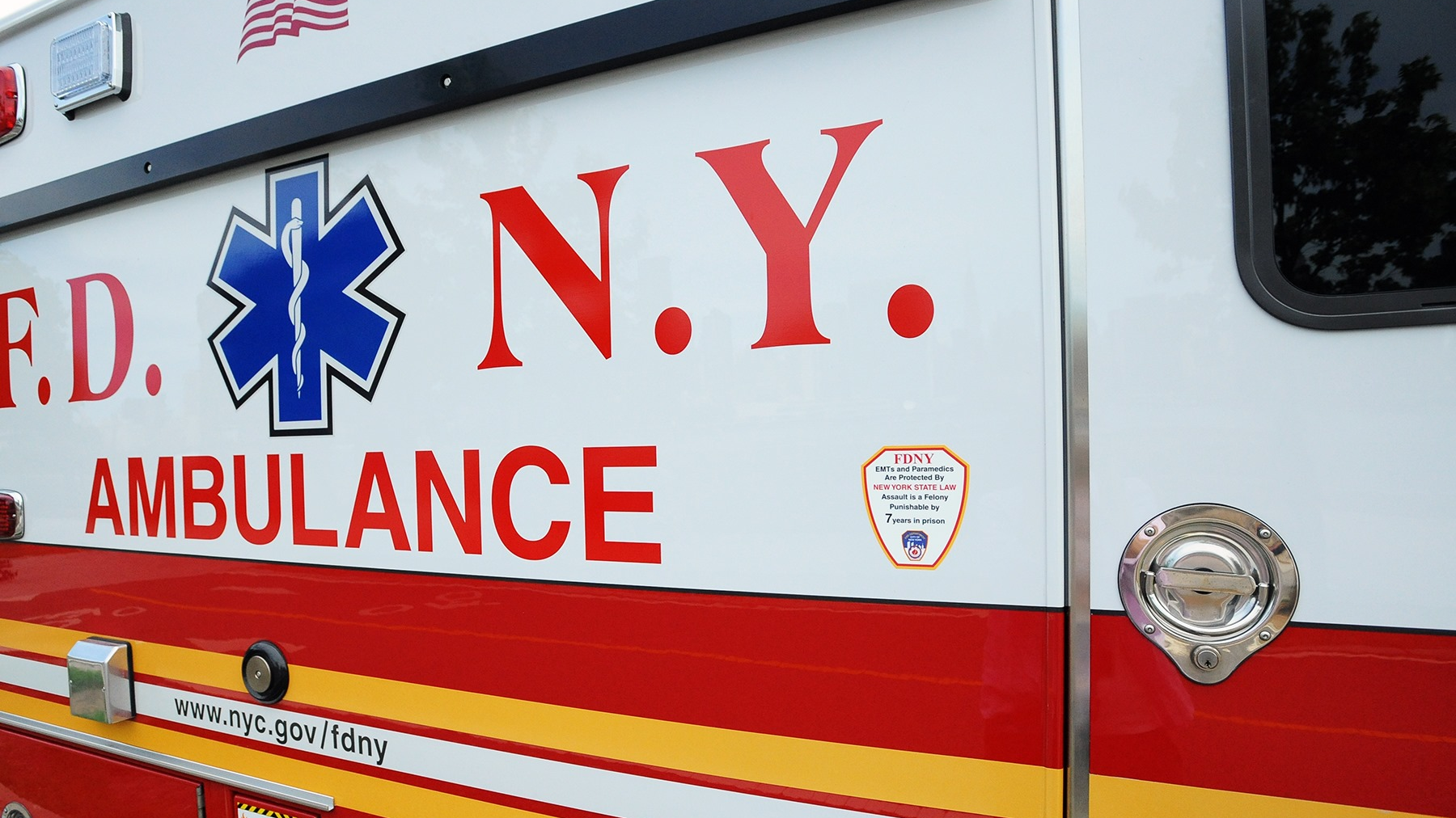 Fdny Ambulance Nyc 5fd7717c67e3c