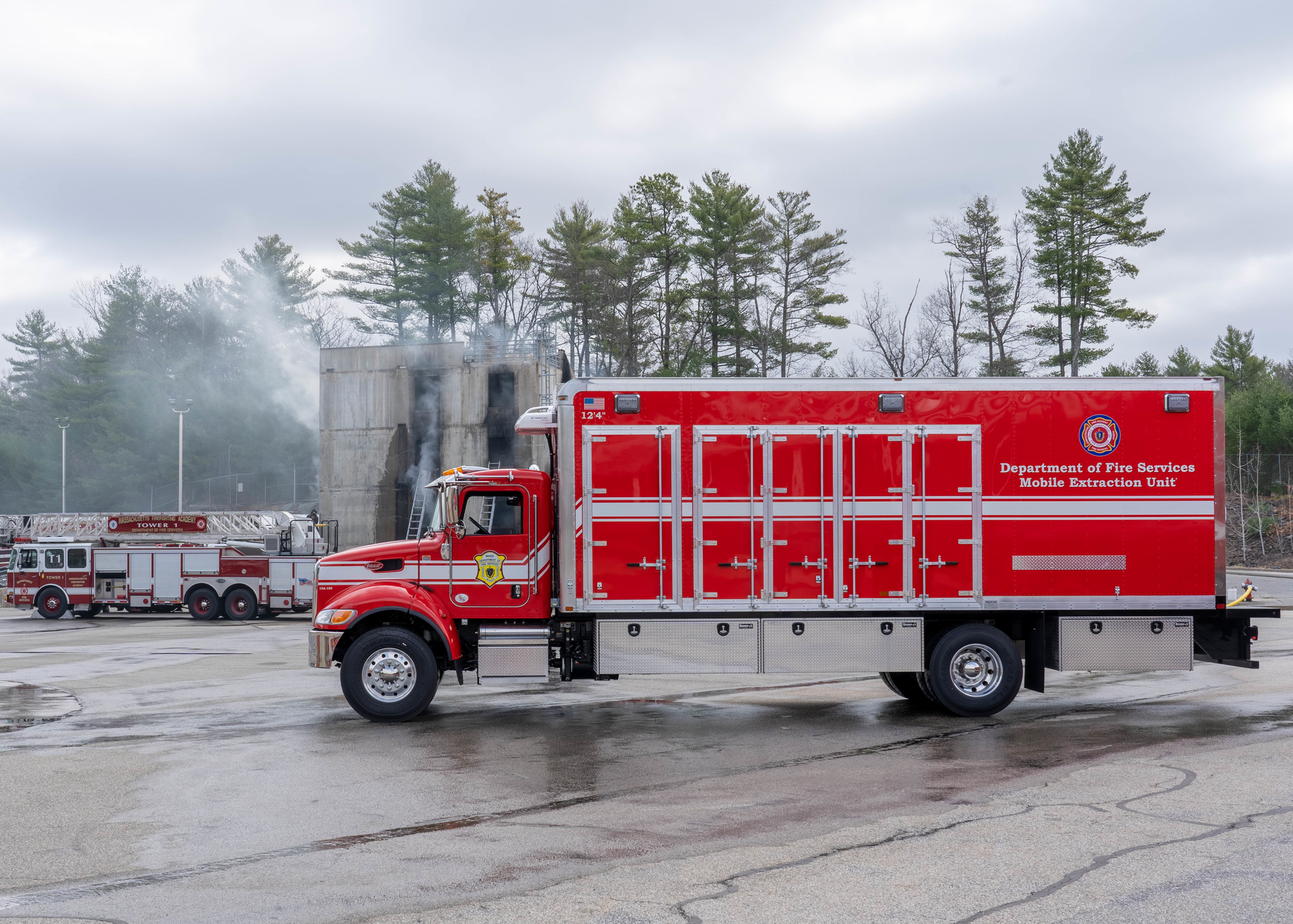 RedLine Gear Cleaning created its Mobile Extraction Unit (MEU) to facilitate an on-premises gear-cleaning service to hasten the cleaning and inspection of turnout gear. The Massachusetts Department of Fire Service was impressed and purchased a vehicle from RedLine to manage and clean all of the PPE for the Massachusetts Fire Academy.