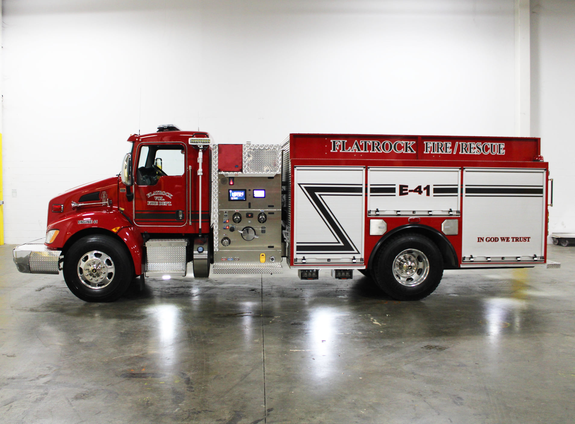 Flatrock Fire Rescue has taken delivery of their new Fouts Brothers custom pumper.