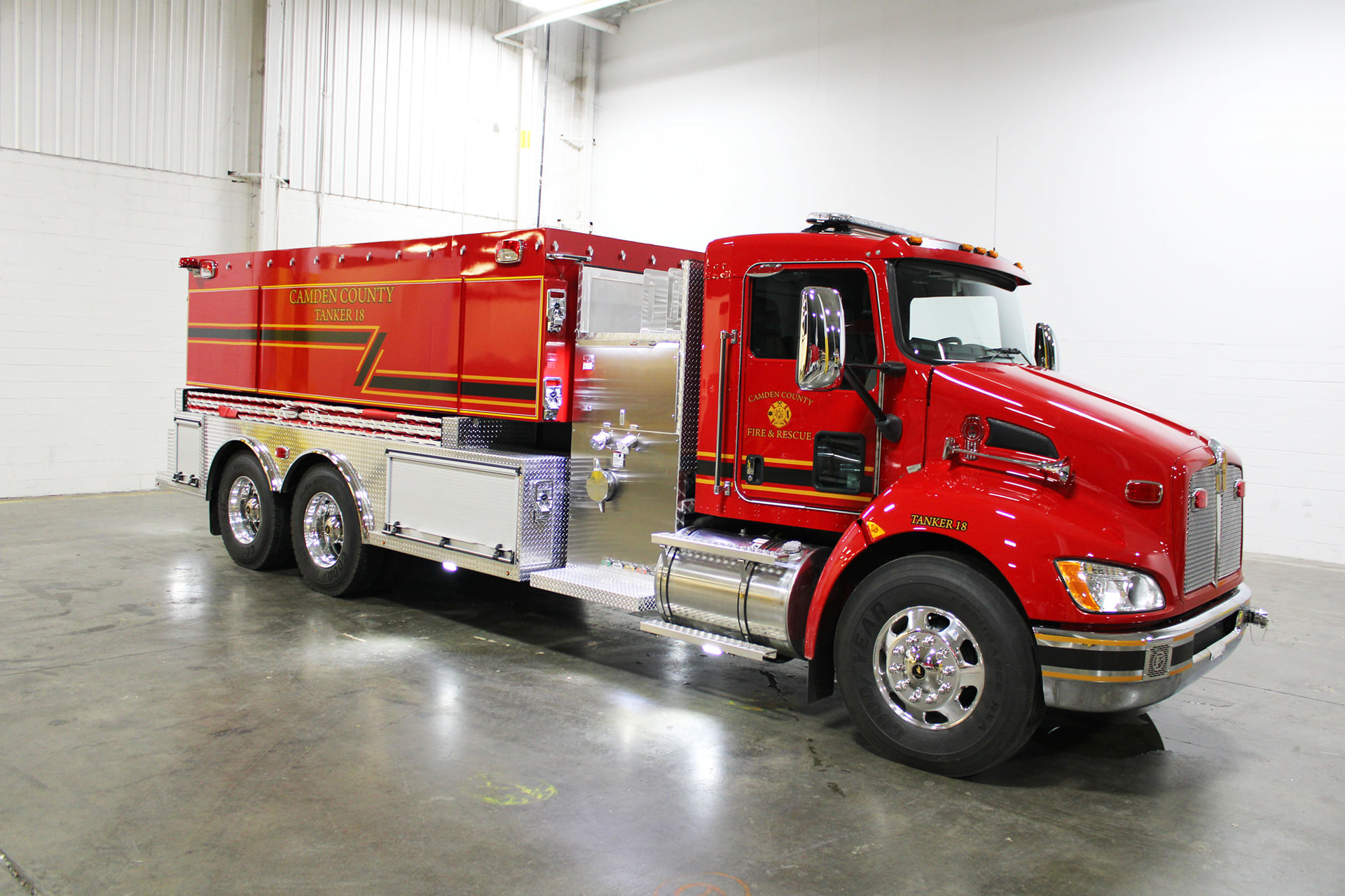 Camden County Fire Rescue has taken delivery of a custom-built Fouts Bros Tanker on a Kenworth chassis.