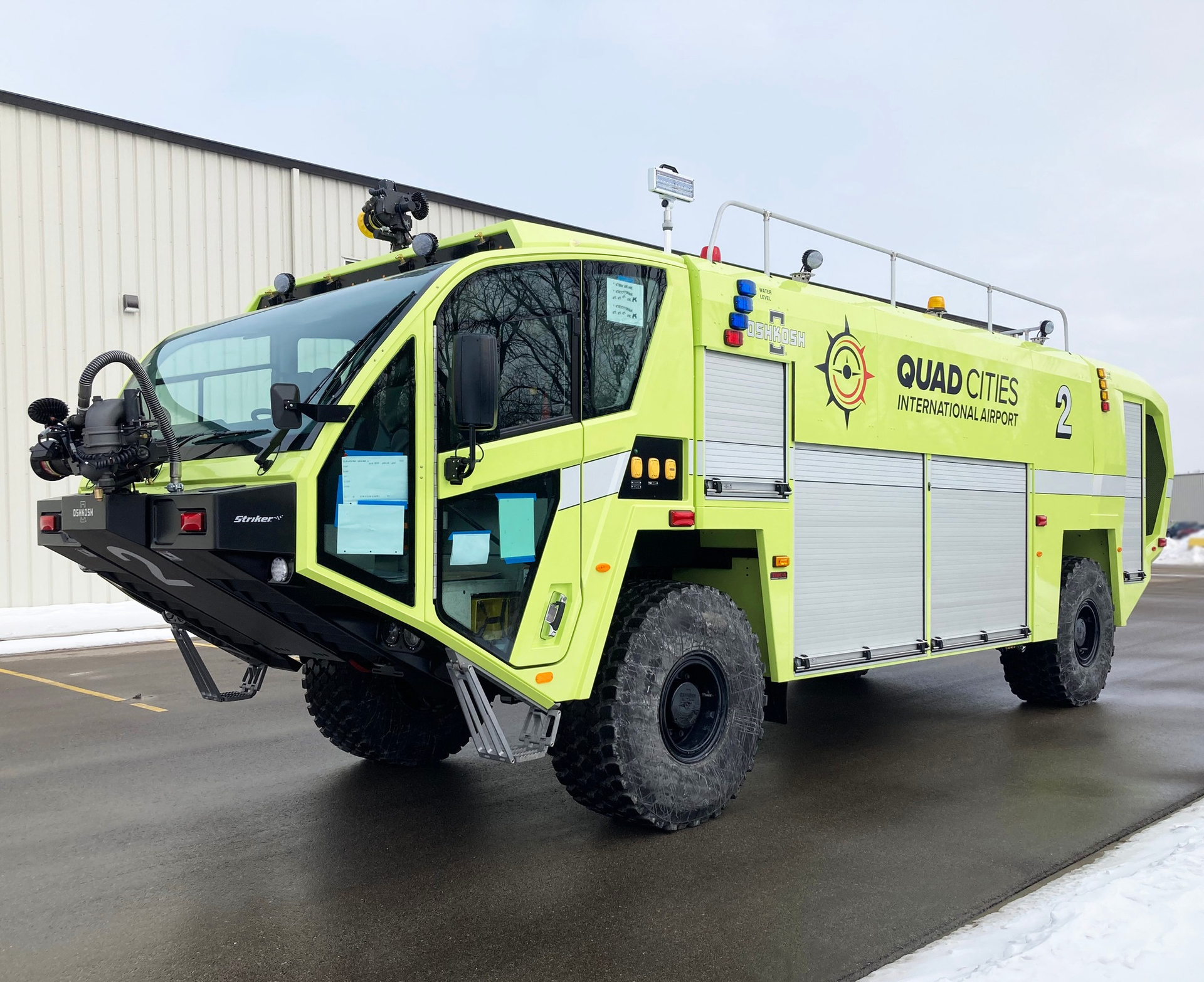 The Quad Cities International Airport has taken delivery of an Oshkosh ARFF Striker 4x4 crash truck.