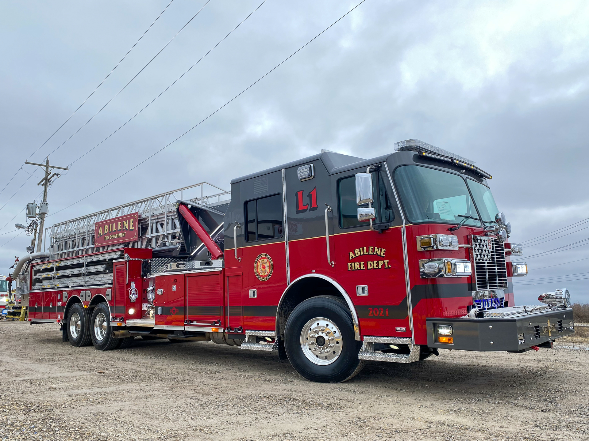 The Abilene Fire Department has taken delivery of a custom-built Sutphen SP 100 aerial platform built on a Monarch chassis.