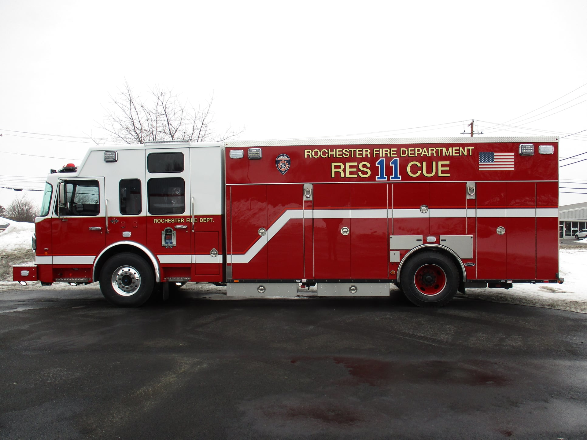 The Rochester Fire Department has taken delivery of a custom-built E-One heavy rescue truck.