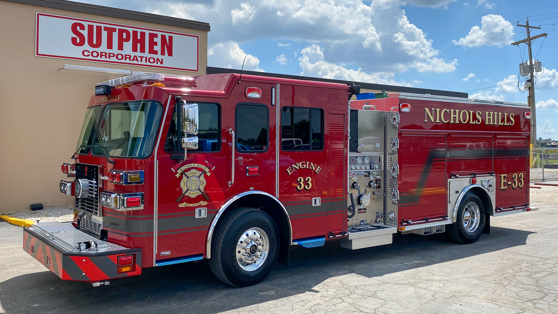 Nichols Hills Fire Engine Sutphen 1