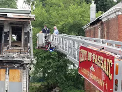 There are different variations of aerial platforms and aerial buckets depending on the manufacturer, but the operational considerations are very similar. There are different variations of aerial platforms and aerial buckets depending on the manufacturer, but the operational considerations are very similar.