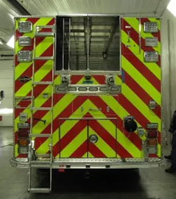 One can visualize the effects that compartments have on hosebeds. Shown here: the conventional compartments (top), rescue compartments on one side (center) and rescue compartments on both sides (bottom). One can visualize the effects that compartments have on hosebeds. Shown here: the conventional compartments (top), rescue compartments on one side (center) and rescue compartments on both sides (bottom).