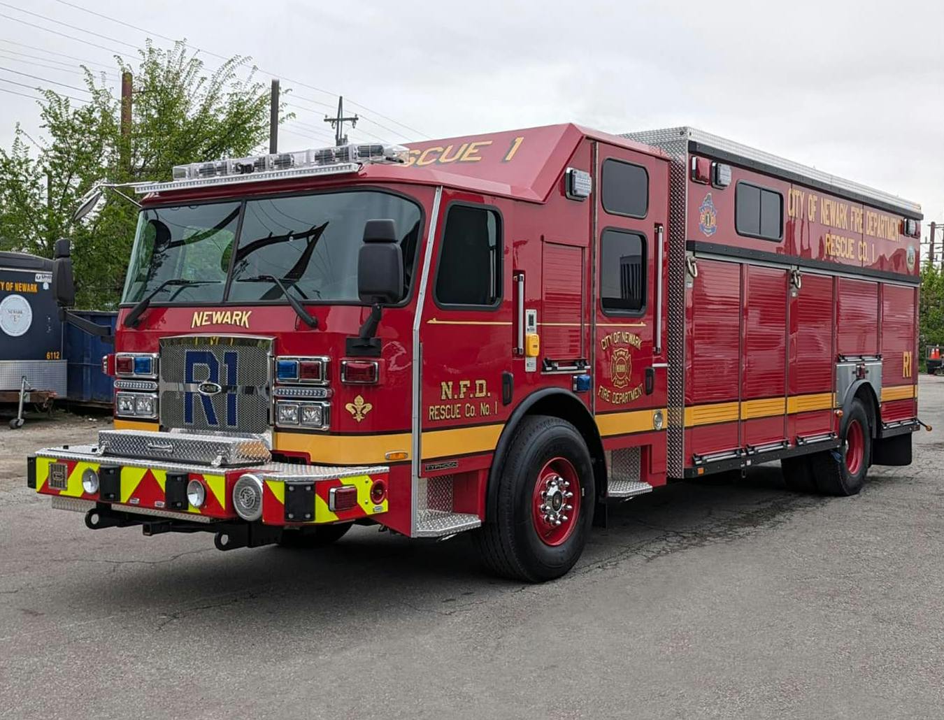 E-ONE built this walk-in heavy rescue for the Newark Fire Department on a Typhoon chassis.