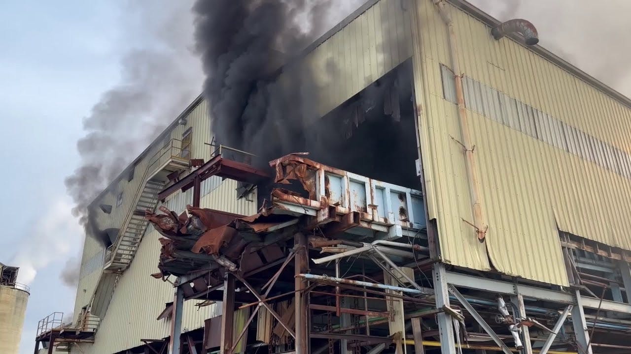 Crews Battle Vacant Sawmill Fire in Port Alberni